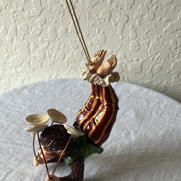 Unbranded: Chimpanzee Circus Monkey Ornament- “Not my circus, not my monkey” - Picture 9 of 12